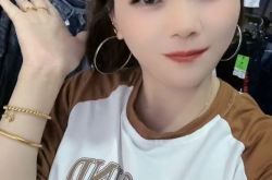 接漂亮小姐姐,与漂亮小姐姐的浪漫邂逅记